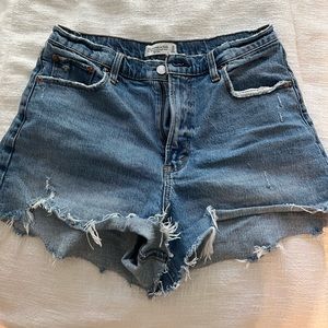 A&F 90s relaxed fit high rise short, size 12